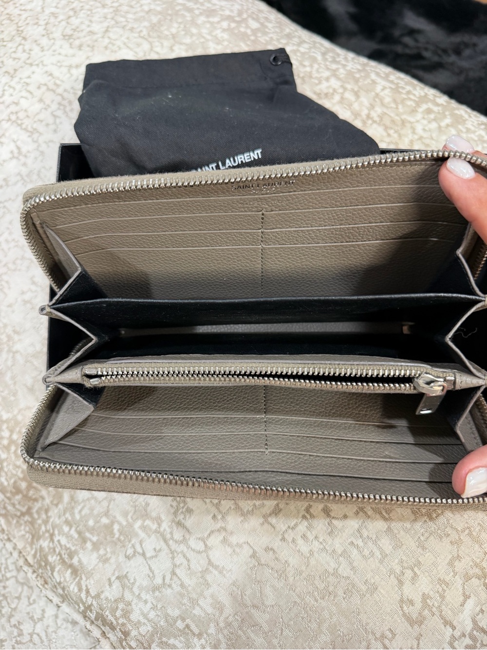 Saint Laurent Grey Pebbled Leather Continental Wallet with Silver YSL - Picture 5 of 7